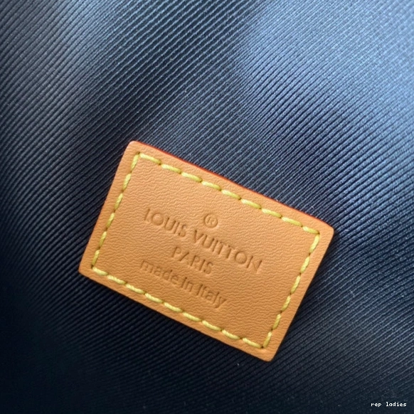 Cheap VUITTON NANO MESSENGER LOUIS AMAZONE 0718
